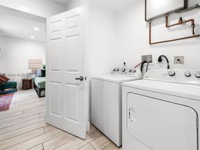 232 NW 59th St, Miami FL 33127