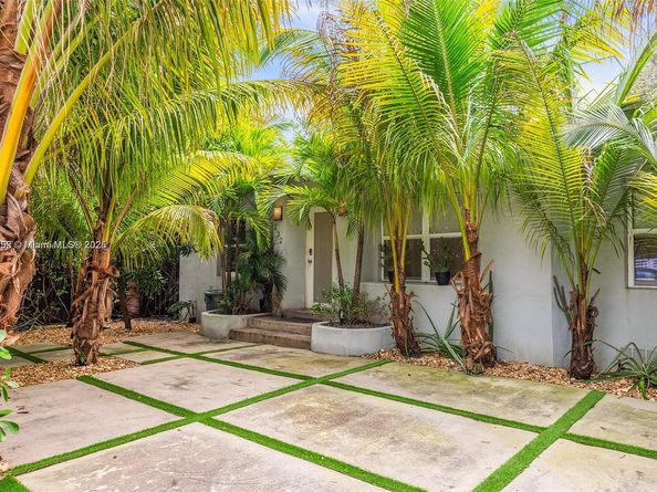 232 NW 59th St, Miami FL 33127