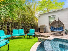 232 NW 59th St, Miami FL 33127