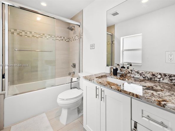 232 NW 59th St, Miami FL 33127