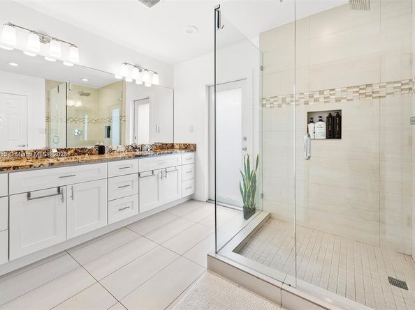 232 NW 59th St, Miami FL 33127