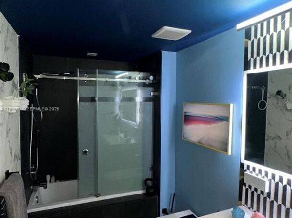 1600 NE 1st Ave 2009, Miami FL 33132