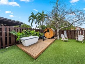 984 NW 104th Ave, Miami FL 33172