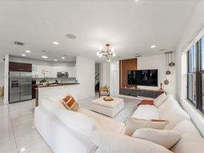 984 NW 104th Ave, Miami FL 33172