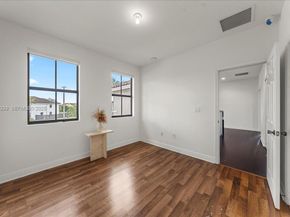 984 NW 104th Ave, Miami FL 33172