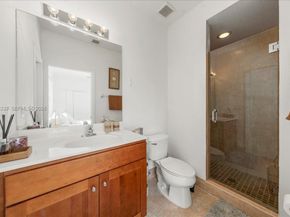 984 NW 104th Ave, Miami FL 33172