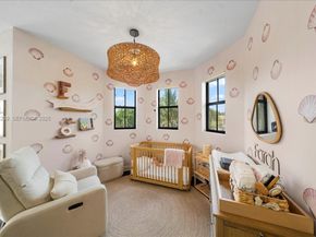 984 NW 104th Ave, Miami FL 33172