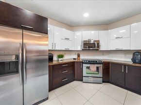 984 NW 104th Ave, Miami FL 33172