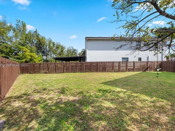 984 NW 104th Ave, Miami FL 33172