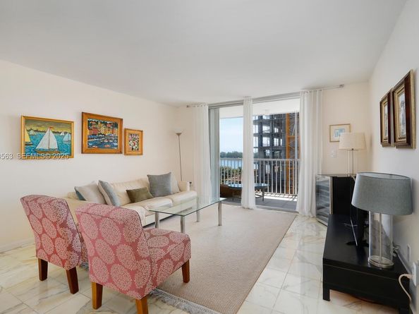 145 SE 25th Rd 702, Miami FL 33129