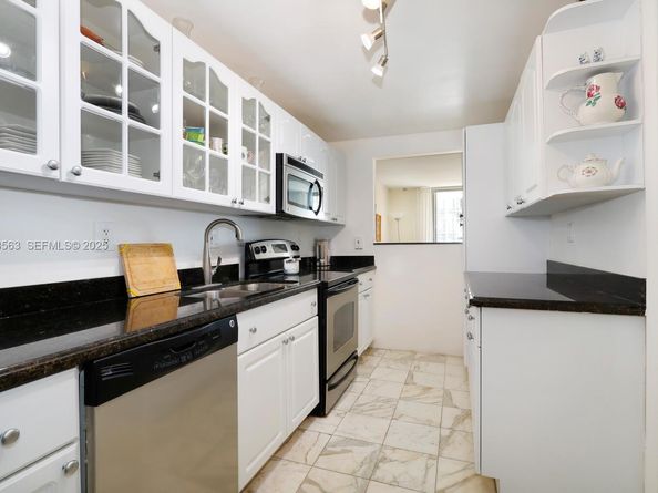 145 SE 25th Rd 702, Miami FL 33129