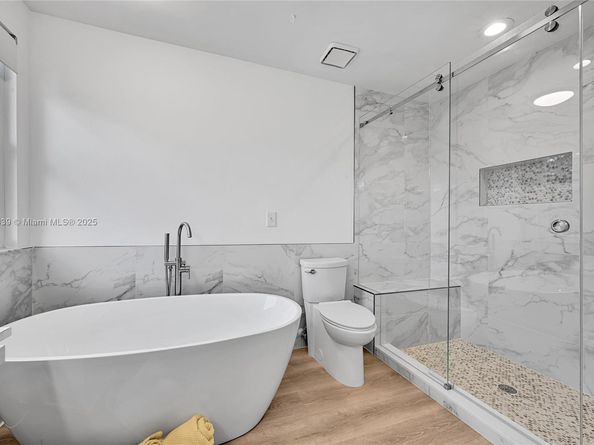 2726 NW 68th Ave, Margate FL 33063