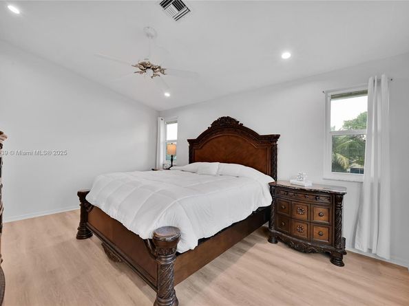 2726 NW 68th Ave, Margate FL 33063