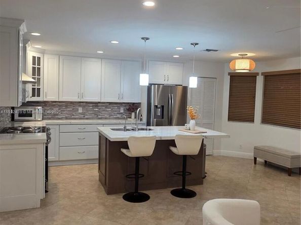 2726 NW 68th Ave, Margate FL 33063