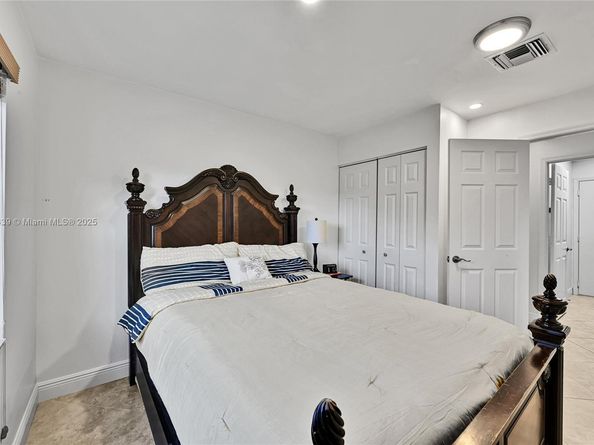 2726 NW 68th Ave, Margate FL 33063