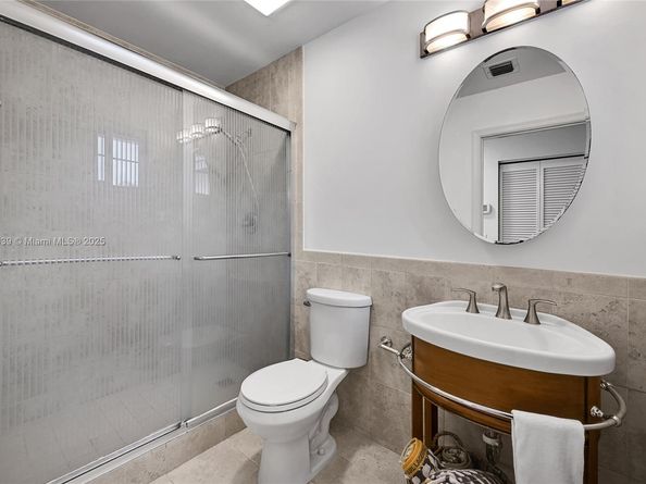 2726 NW 68th Ave, Margate FL 33063