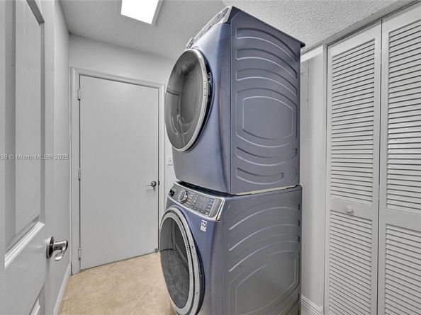 2726 NW 68th Ave, Margate FL 33063