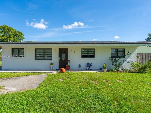 7100 Mcclellan St, Hollywood FL 33024