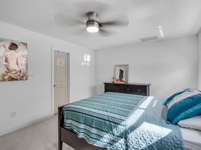 7100 Mcclellan St, Hollywood FL 33024