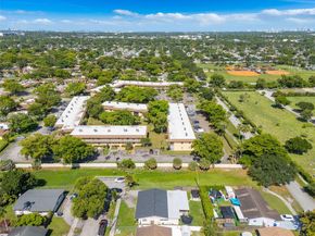 7100 Mcclellan St, Hollywood FL 33024