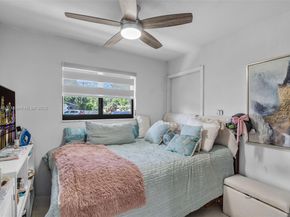 7100 Mcclellan St, Hollywood FL 33024