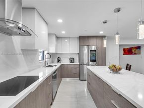 7100 Mcclellan St, Hollywood FL 33024