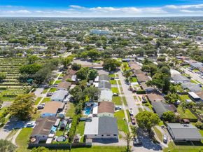 7100 Mcclellan St, Hollywood FL 33024