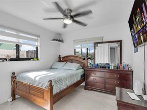7100 Mcclellan St, Hollywood FL 33024