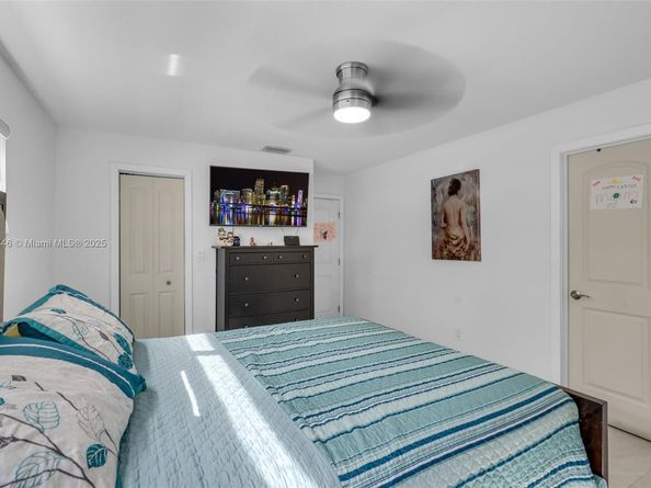 7100 Mcclellan St, Hollywood FL 33024
