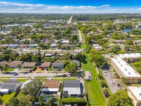 7100 Mcclellan St, Hollywood FL 33024