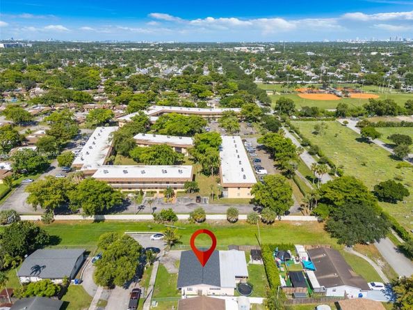 7100 Mcclellan St, Hollywood FL 33024
