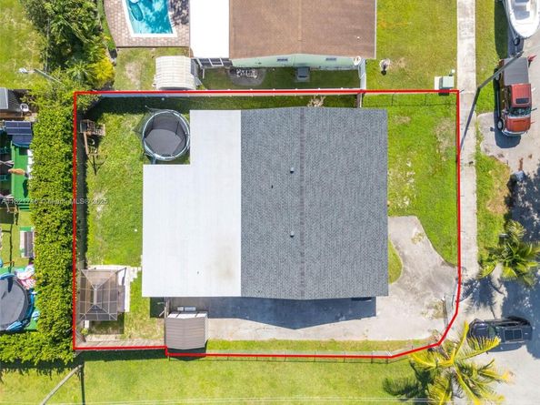 7100 Mcclellan St, Hollywood FL 33024