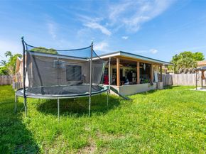7100 Mcclellan St, Hollywood FL 33024