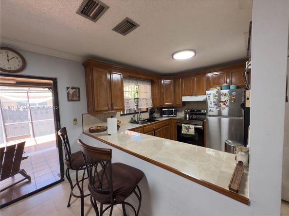 1651 SW 120th Ave, Pembroke Pines FL 33025