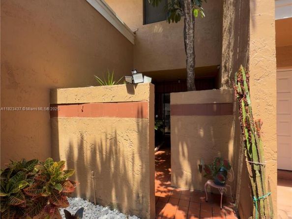 1651 SW 120th Ave, Pembroke Pines FL 33025