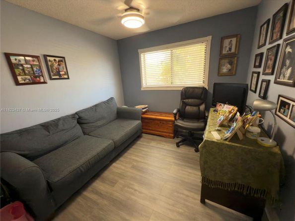 1651 SW 120th Ave, Pembroke Pines FL 33025