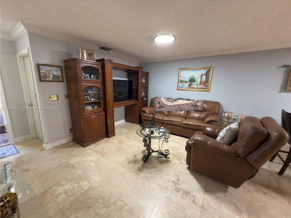 1651 SW 120th Ave, Pembroke Pines FL 33025
