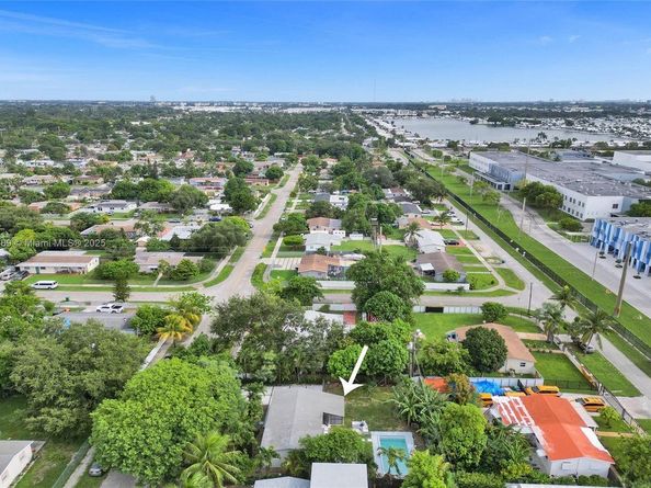 21021 NE 13th Pl, Miami FL 33179