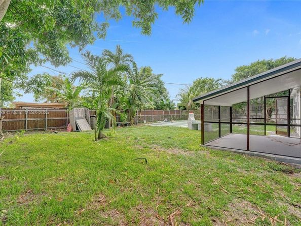 21021 NE 13th Pl, Miami FL 33179
