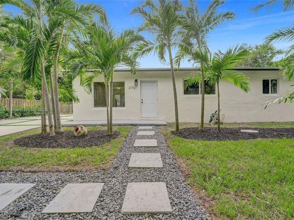 21021 NE 13th Pl, Miami FL 33179