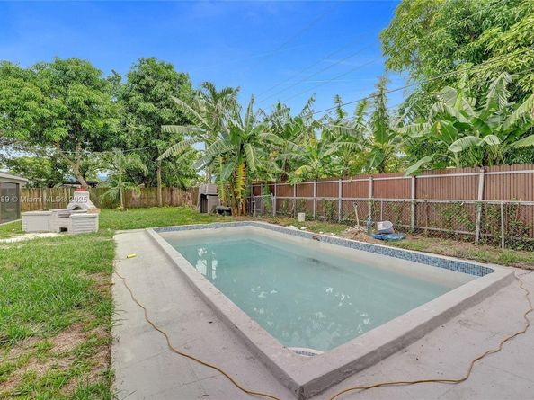 21021 NE 13th Pl, Miami FL 33179