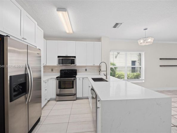 365 SW 122nd Ave, Pembroke Pines FL 33025