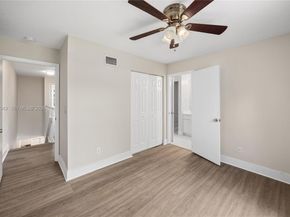 365 SW 122nd Ave, Pembroke Pines FL 33025