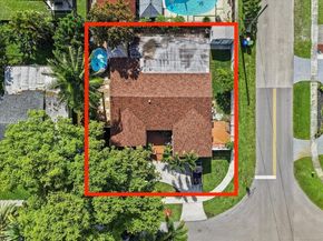600 SW 67th Ave, Pembroke Pines FL 33023