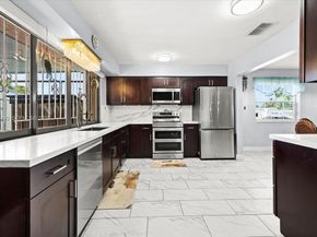 600 SW 67th Ave, Pembroke Pines FL 33023