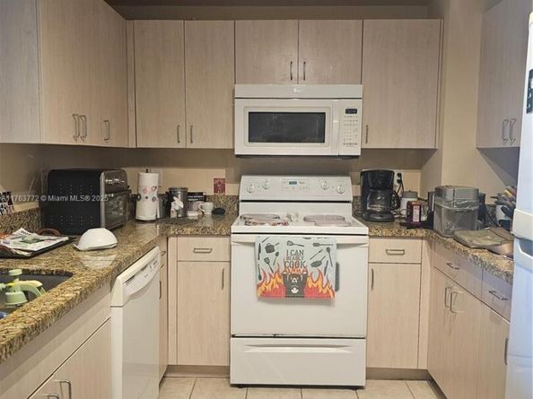 50 Menores Ave 828, Coral Gables FL 33134