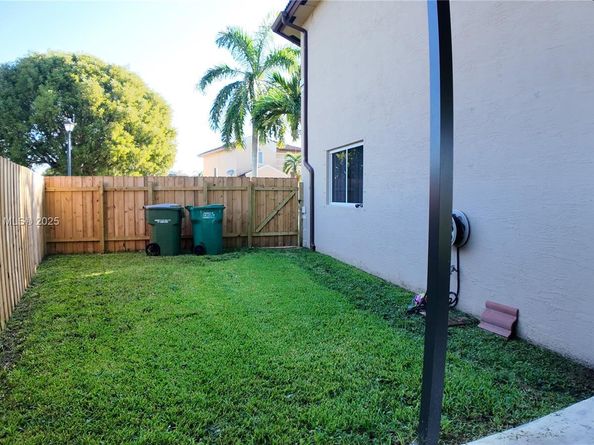 2558 NE 41st Ave, Homestead FL 33033