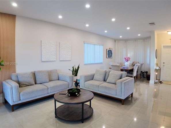 2558 NE 41st Ave, Homestead FL 33033