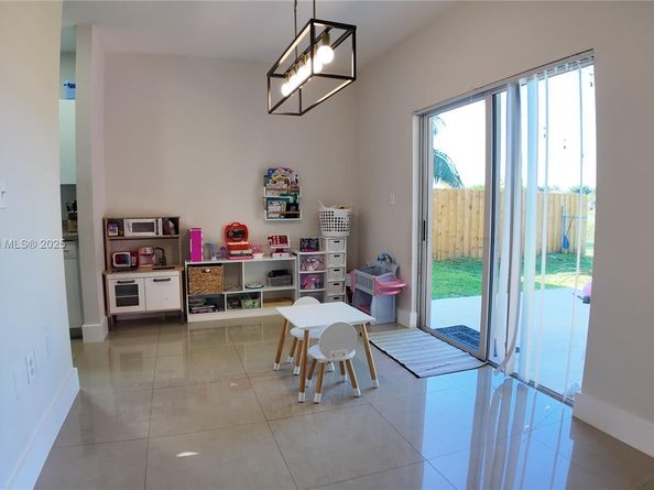 2558 NE 41st Ave, Homestead FL 33033