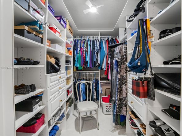 16300 Golf Club Rd 411, Weston FL 33326